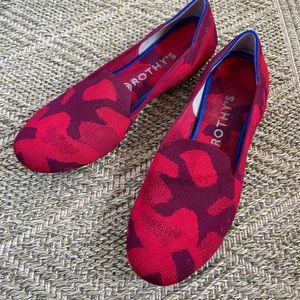 Rothy’s Red Camo Women’s Loafer - size 9.5 (fit like a 9)